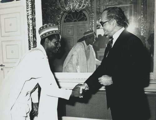 Shehu Musa Yar’Adua (left) with the Shah of Iran