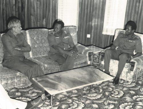 Shehu Musa Yar’Adua (left) with General Olusegun Obasanjo and Michael Manley – Prime Minister of Jamaica