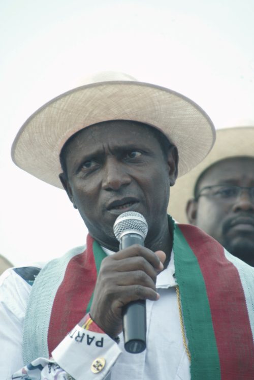 His Excellency Umaru Musa Yar’Adua addressing supporters during a Presidential Campaign Rally