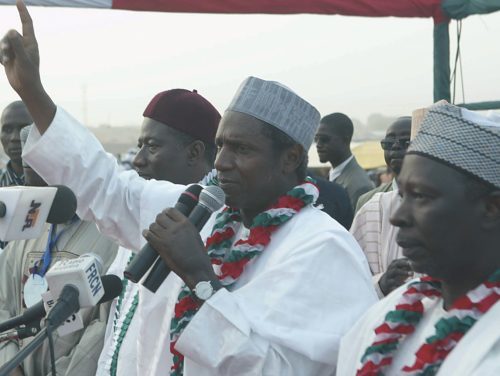 Presidential candidate Umaru Musa Yar’Adua (second from right) with President Olusegun Obasanjo and running mate Goodluck Ebele Jonathan on the campaign trail